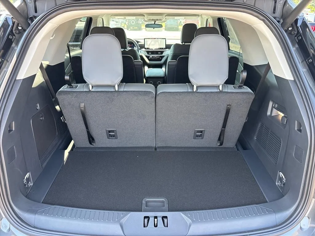 New 2026 Carbonized Gray Metallic Ford Active image 7