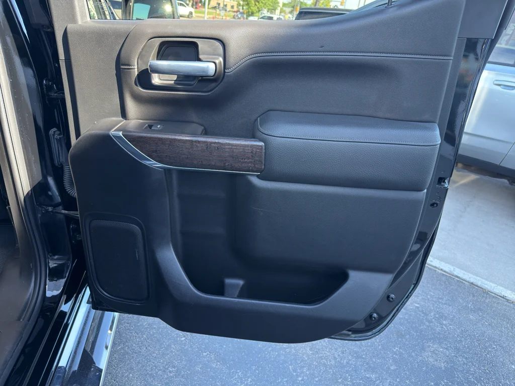 Used 2021 Onyx Black GMC Denali image 11