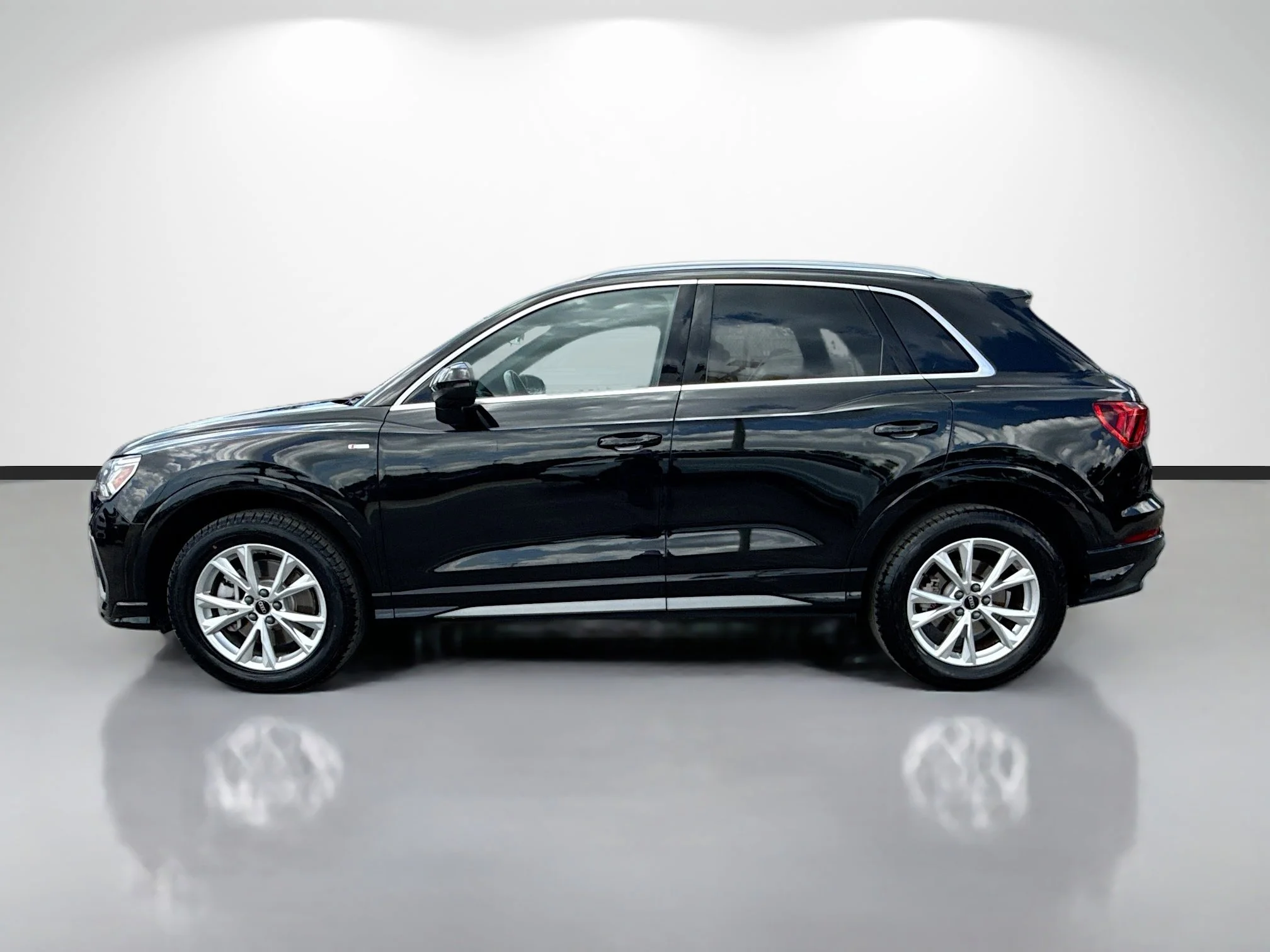 Used 2025 Mythos Black Metallic Audi S line Premium image 6