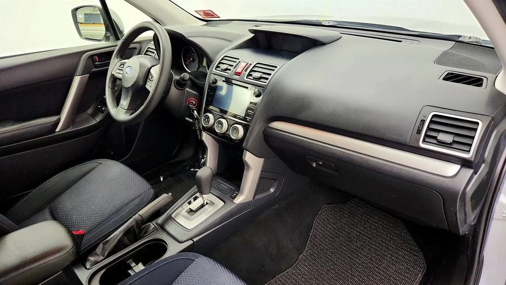 Used 2016 Ice Silver Metallic Subaru 4dr CVT 2.5i Premium PZEV w/ All Weather Pkg image 25
