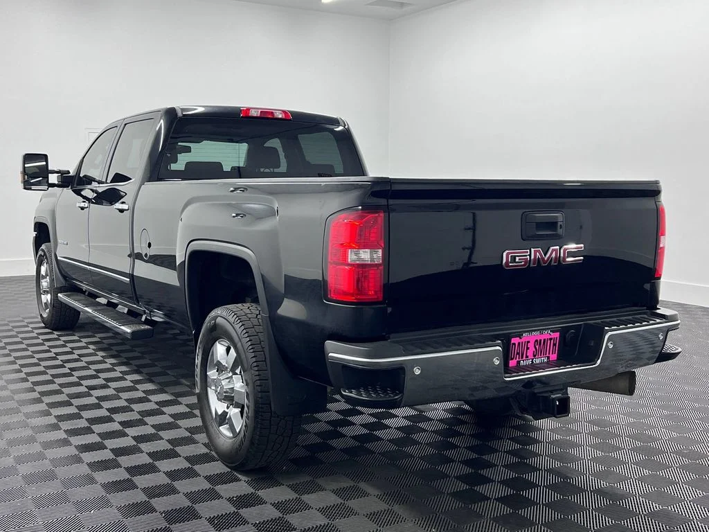 Used 2019 Onyx Black GMC SLT image 3