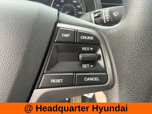 Used 2018 White Hyundai SE image 21