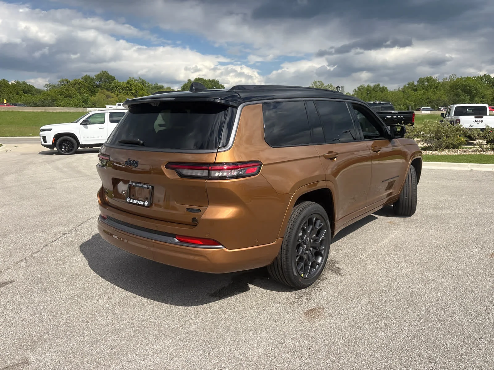 New 2026 Copper Shino Metallic Clear-Coat Exterior Paint Jeep Summit image 9