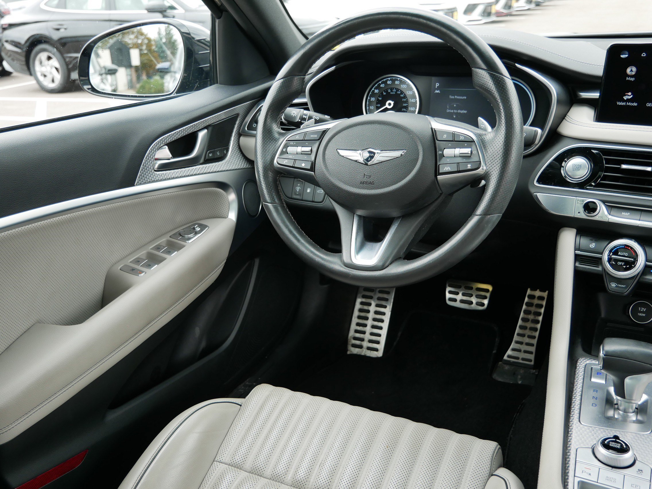 2023 GENESIS G70 Standard - Photo 9