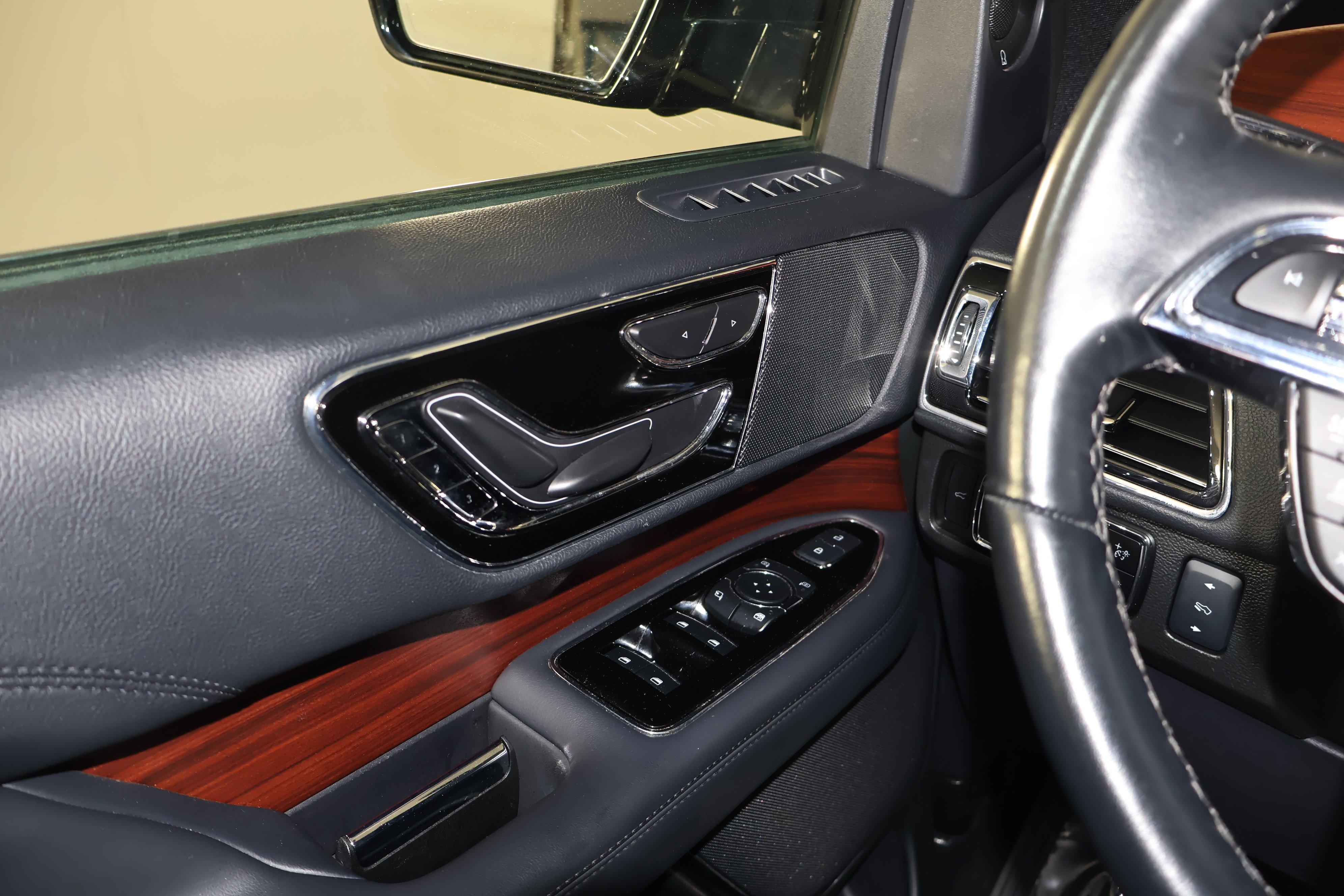 2024 Lincoln Navigator Premiere - Photo 36