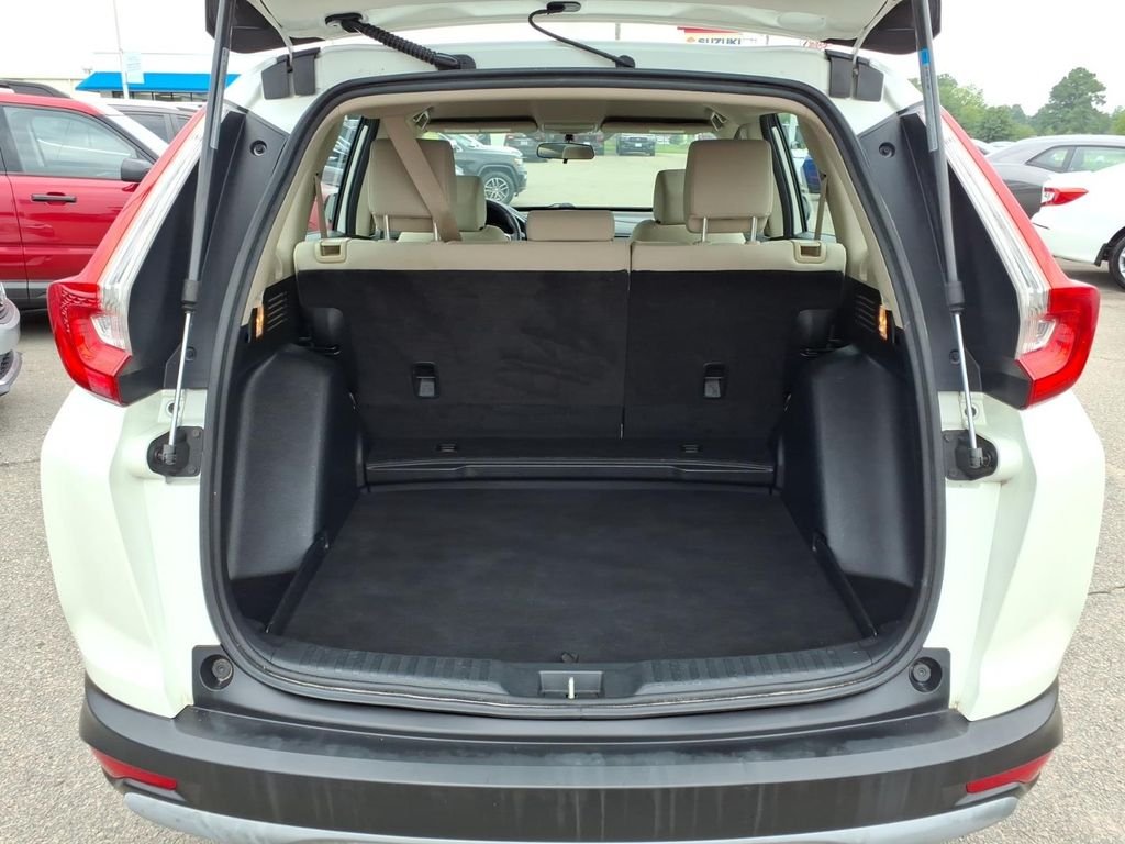 Used 2017 White Diamond Pearl Honda LX image 23