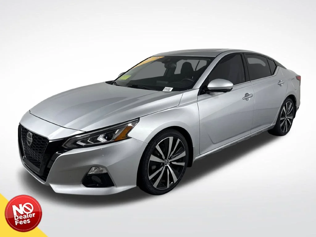 Used 2020 Silver Nissan 2.5 Platinum image 8
