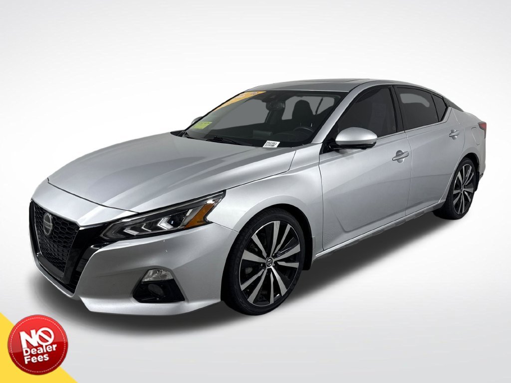 Used 2020 Silver Nissan 2.5 Platinum image 8