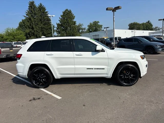 Used 2019 White Jeep Altitude image 28