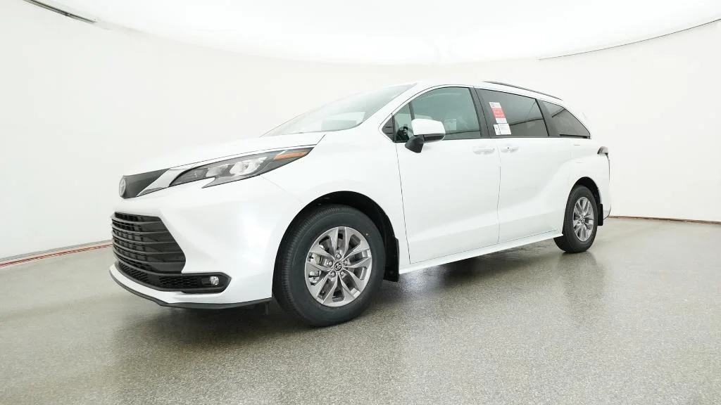 New 2026 Wind Chill Pearl Toyota XLE image 17