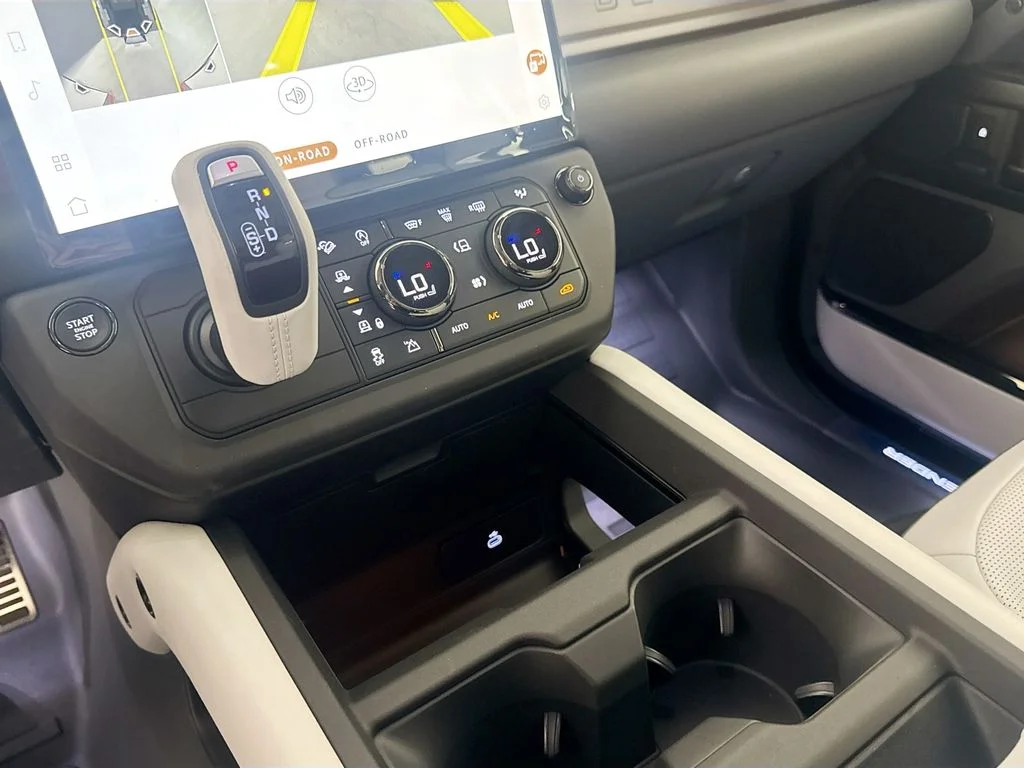 New 2026 Sargasso Blue Land Rover OCTA image 17