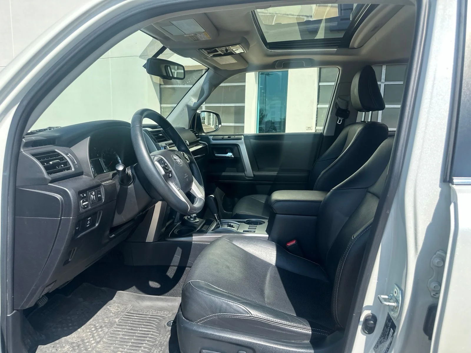 Used 2019  Toyota  image 6