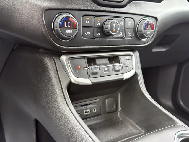 Used 2022 Blue GMC SLT image 21