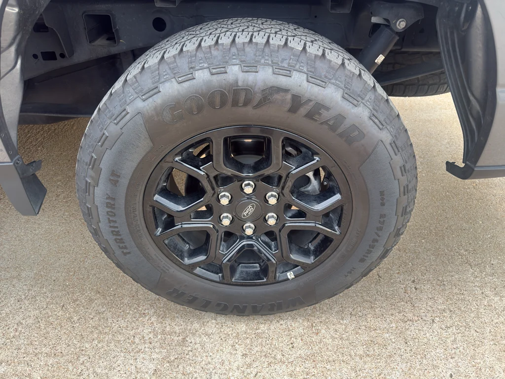 Used 2025 Carbonized Gray Metallic Ford XLT image 13