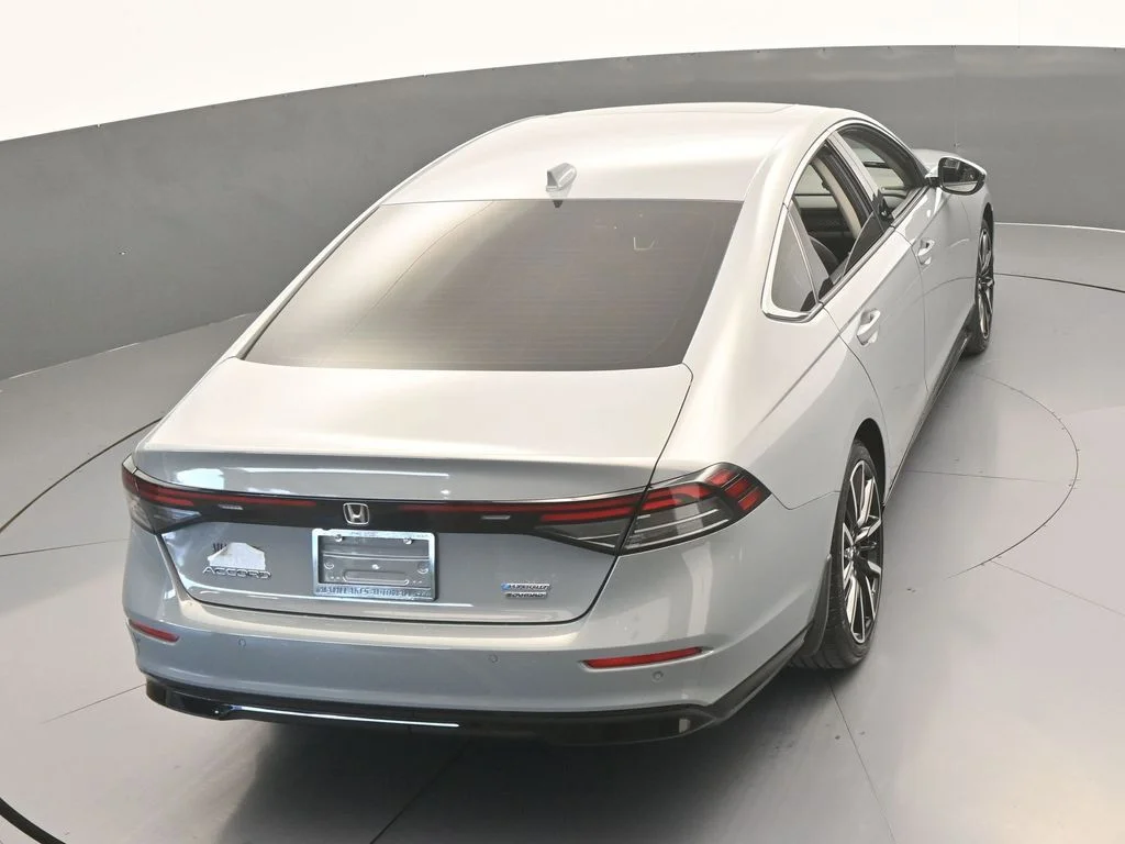 Used 2024 Solar Silver Metallic Honda Touring image 47