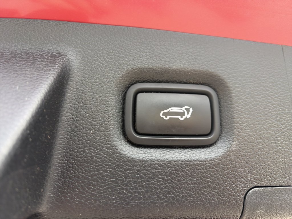 Used 2023 Red Hyundai SEL image 29