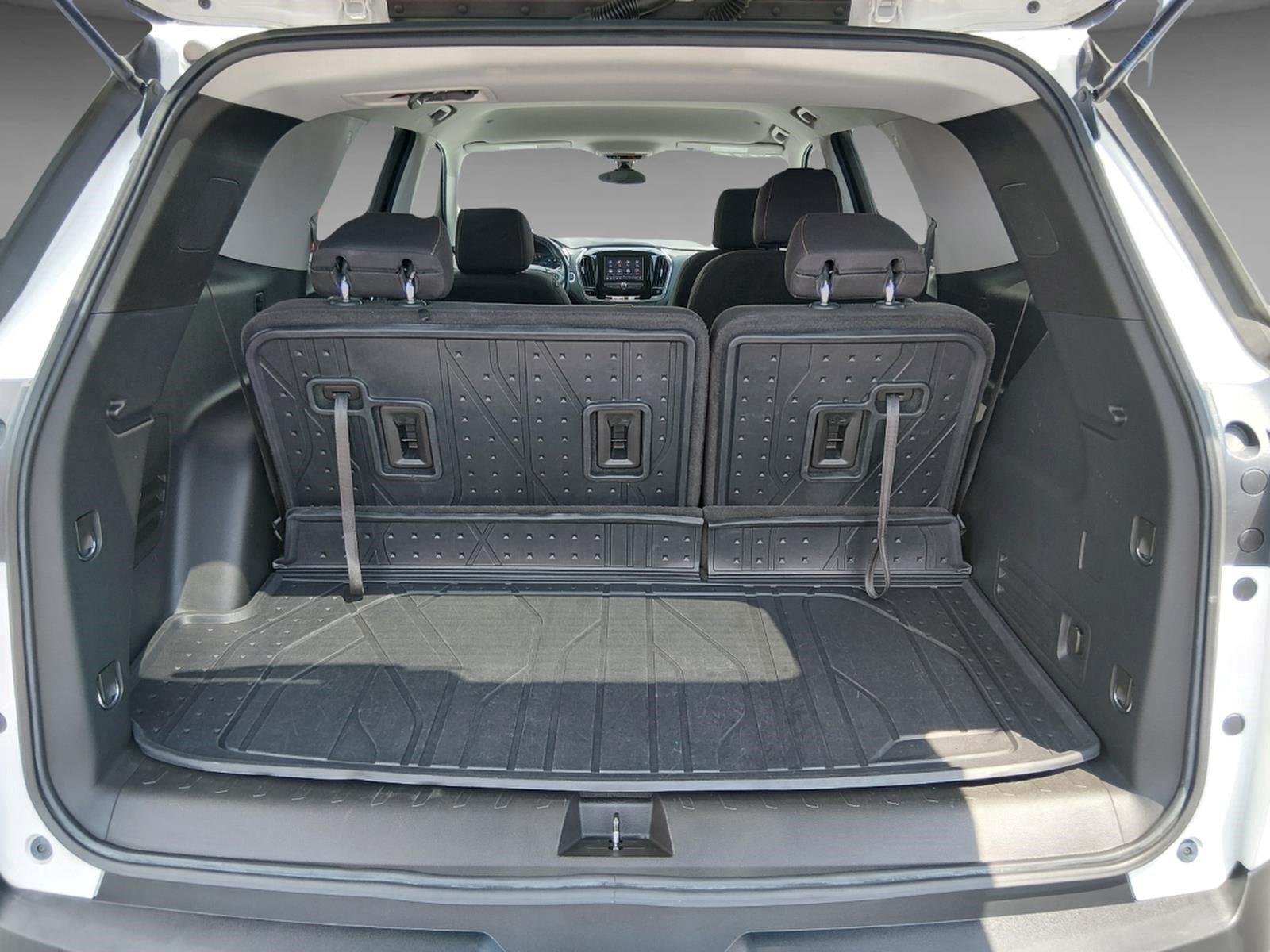Used 2021 Summit White Chevrolet LT Cloth image 21