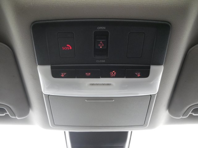 Used 2019 Gun Metallic Nissan SL image 23