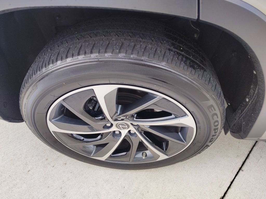 Used 2019 Atomic Silver Lexus 450h image 18