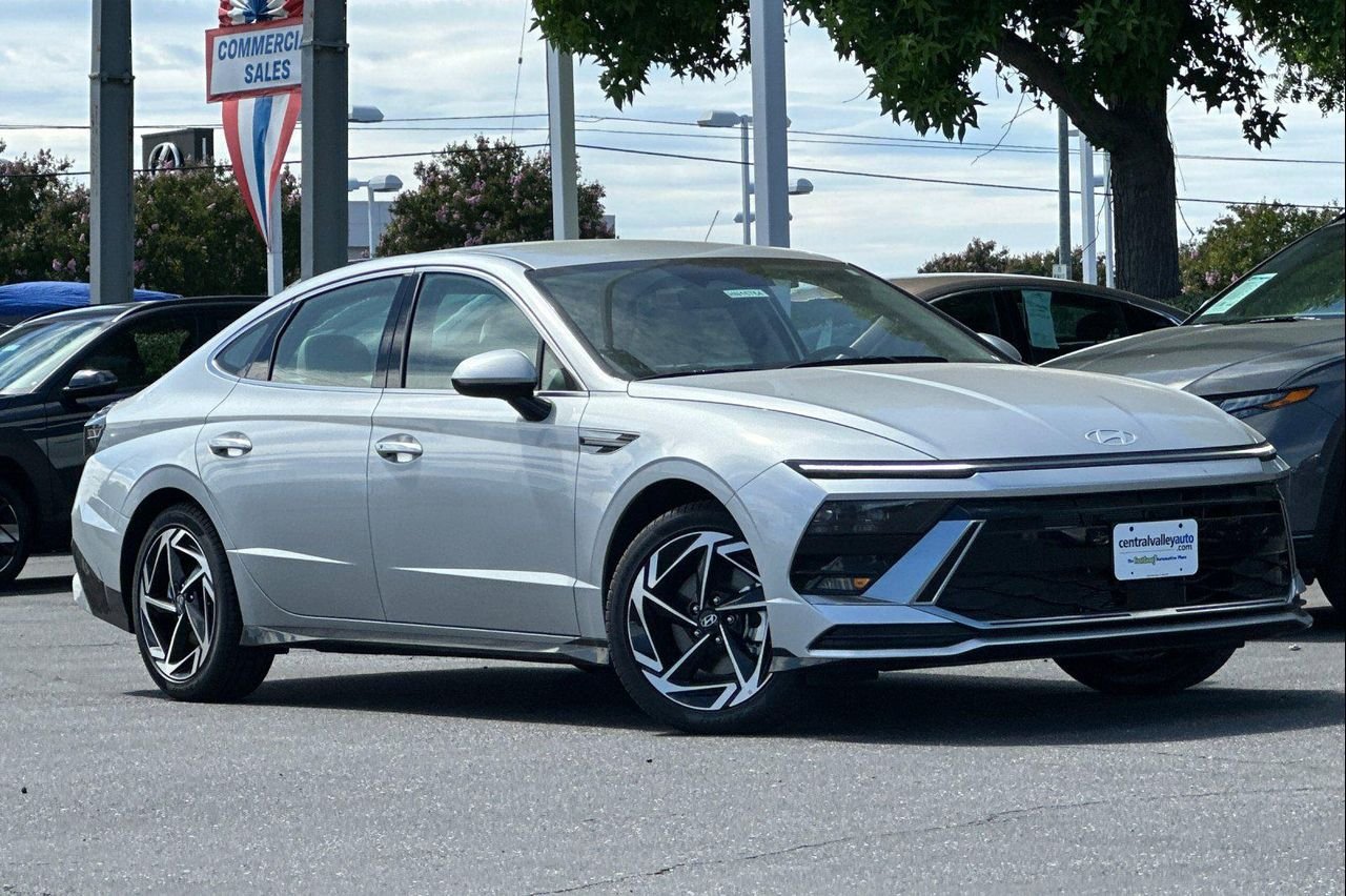 New 2026 Aero Silver Hyundai SEL Sport image 2