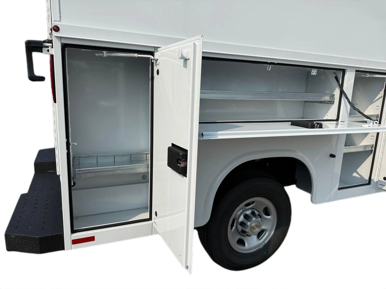 New 2026 Summit White Chevrolet 1WT image 15