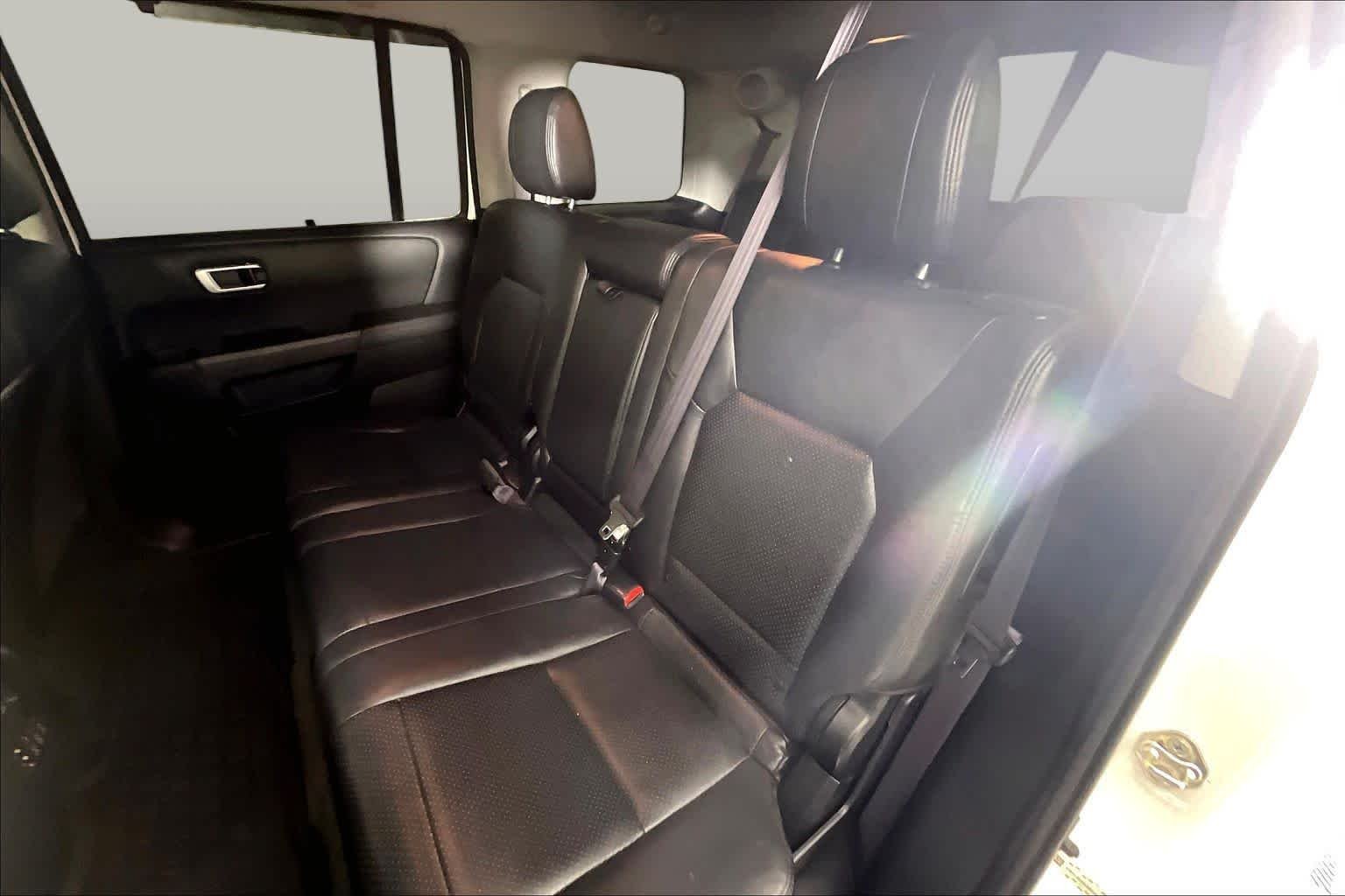 Used 2014 White Diamond Pearl Honda Touring image 19