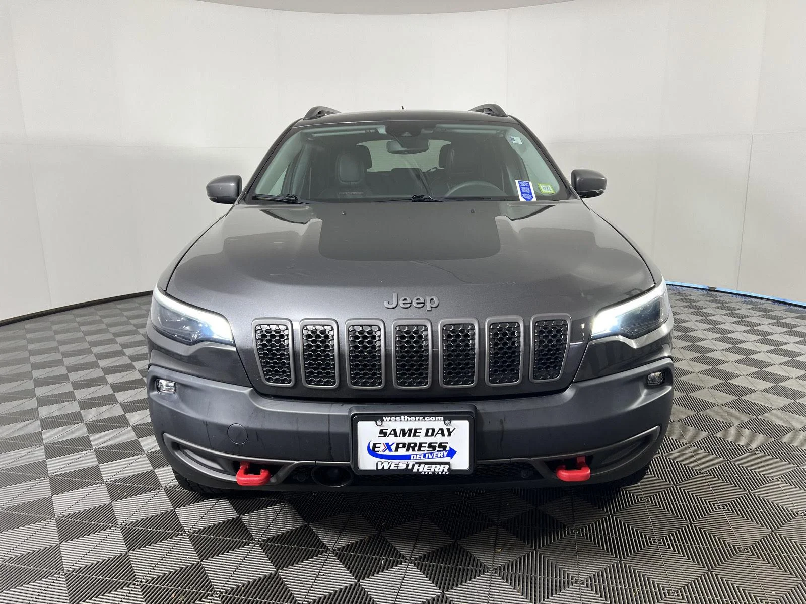 Used 2021 Granite Crystal Metallic Clearcoat Jeep Trailhawk image 8