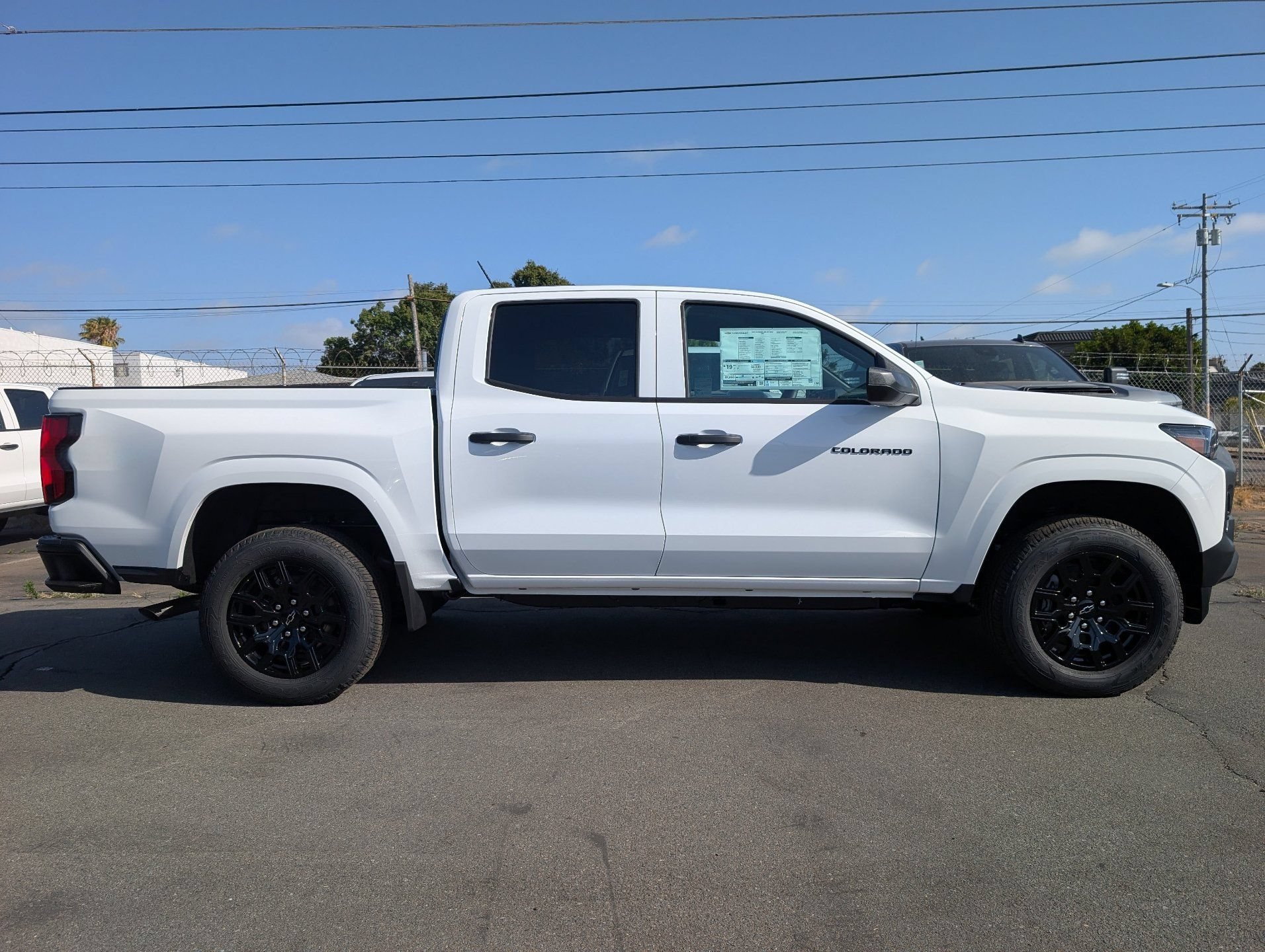New 2026 Summit White Chevrolet WT image 7