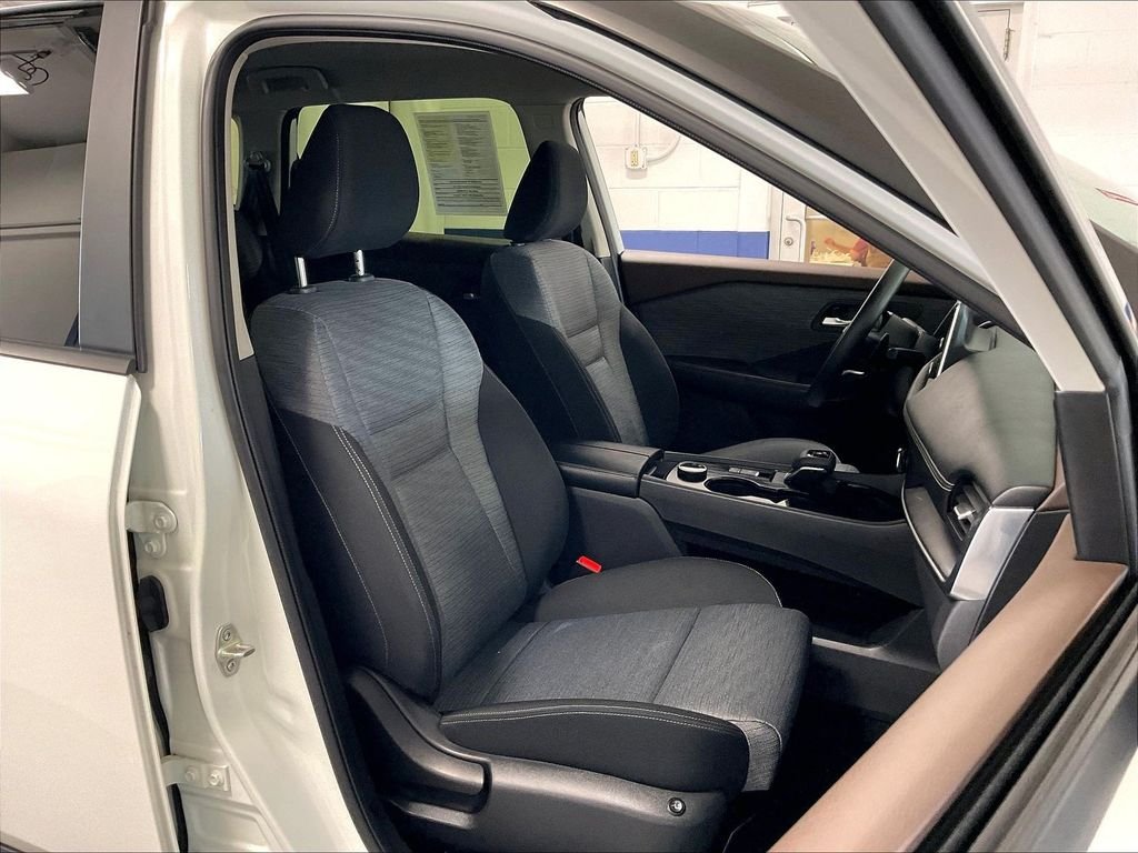 Used 2023 Pearl White Tricoat Nissan SV image 11