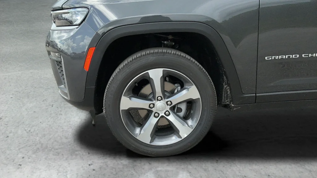 New 2026 Baltic Gray Metallic Clear-Coat Exterior Paint Jeep Limited image 25