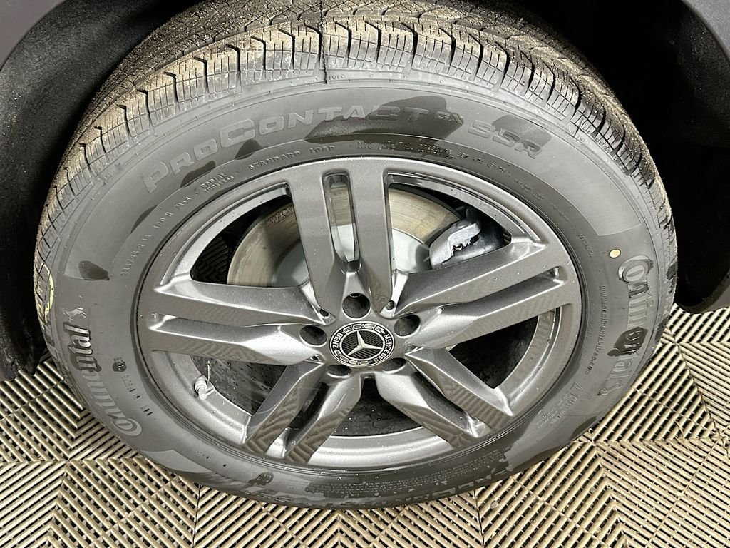 New 2026 Night Black Mercedes-Benz GLB 250 image 30