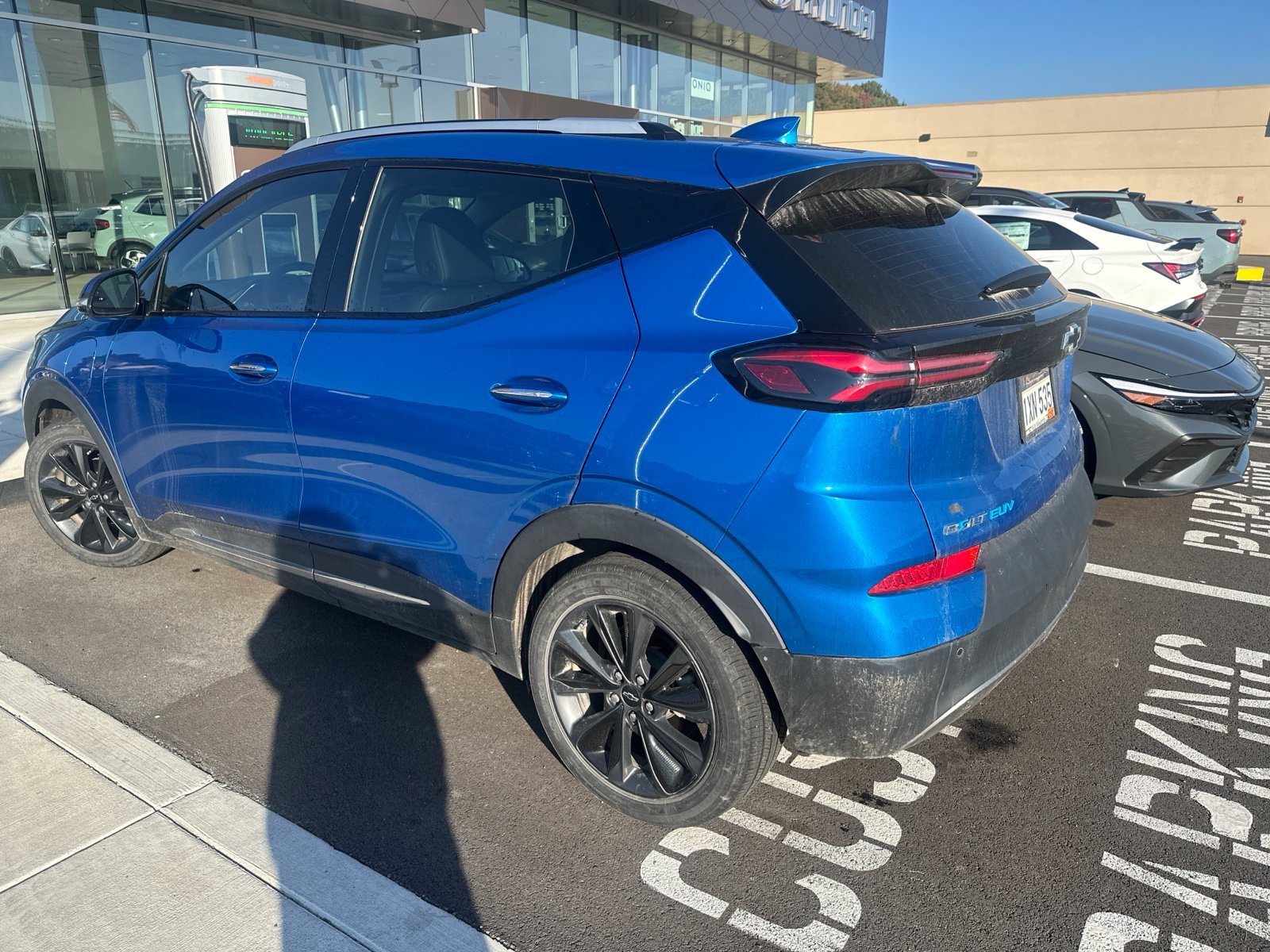 Used 2022 Blue Chevrolet Premier image 17