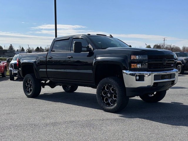 2015 Chevrolet Silverado HD 1LT 4WD Crew Cab Standard Box's photo