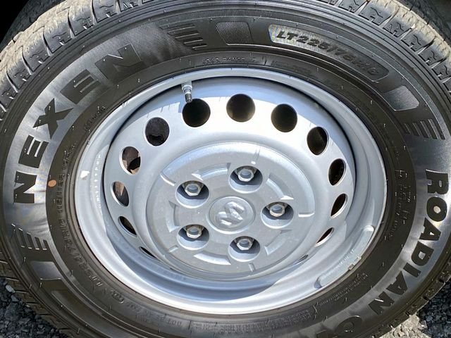 Used 2025 White Ram  image 28