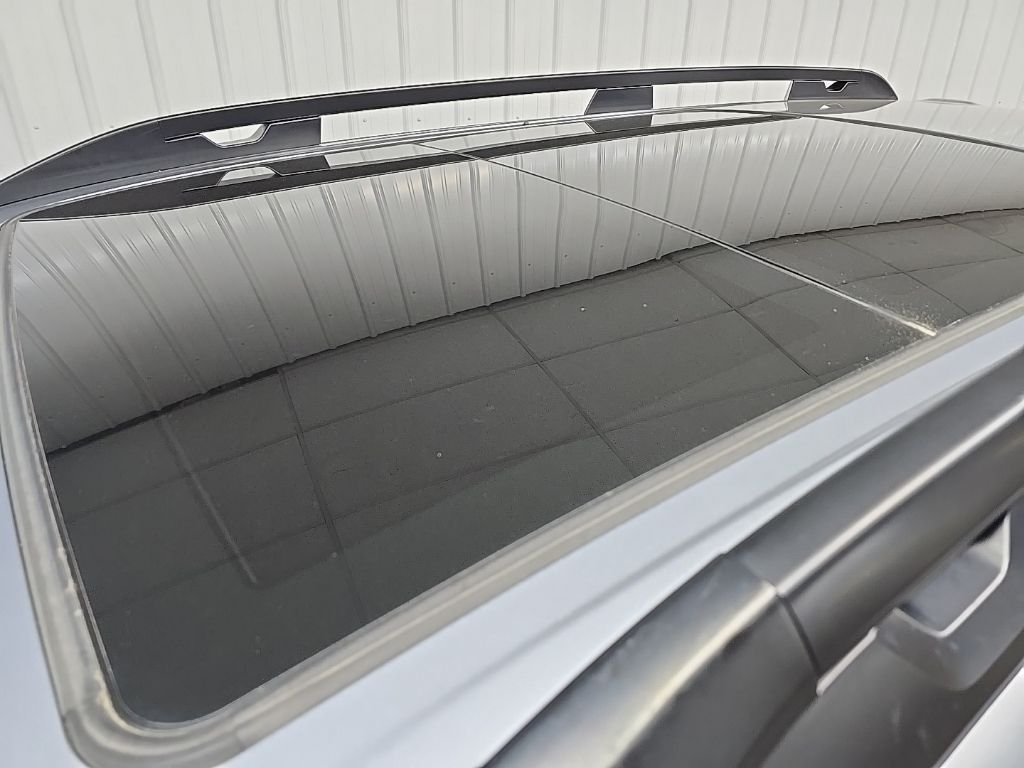 Used 2022 Ice Silver Metallic Subaru Touring image 11