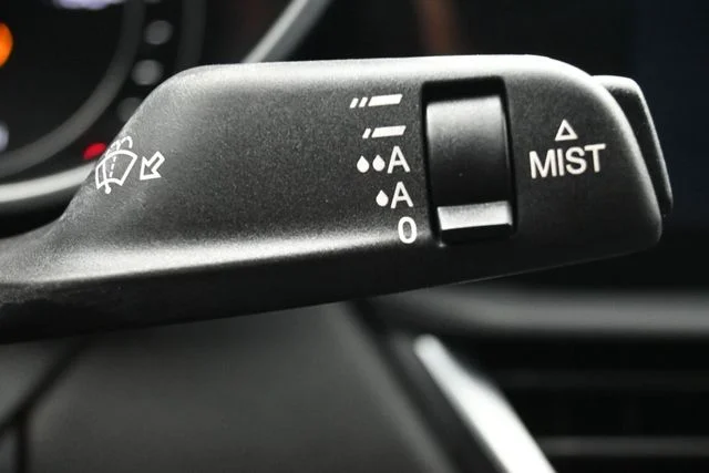 Used 2020 Blue Alfa Romeo Base image 26
