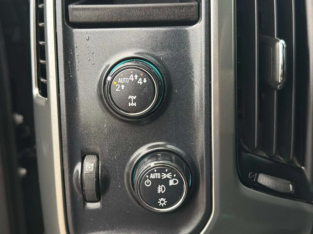 Used 2018 Black Chevrolet LT image 31