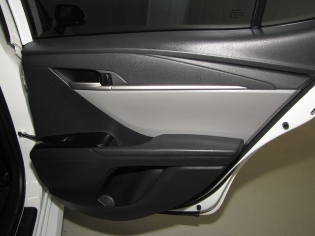 Used 2025 White Toyota  image 19