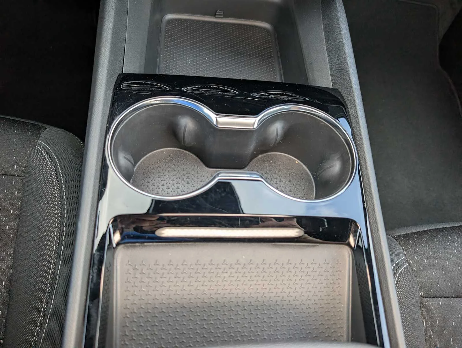 New 2025 Summit White Chevrolet AWD LT image 23