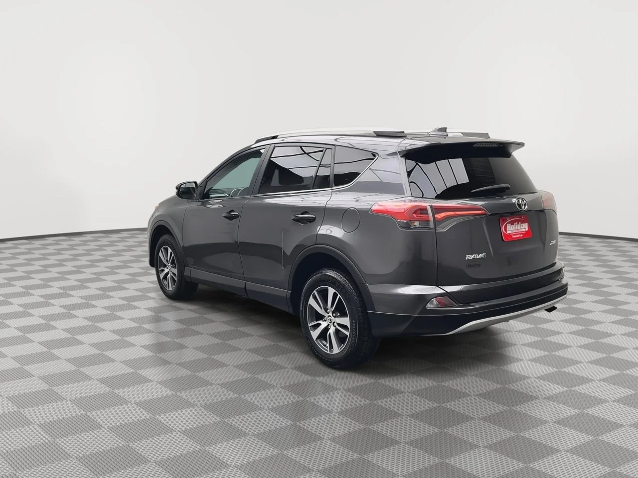 Used 2016 Gray Toyota XLE image 33