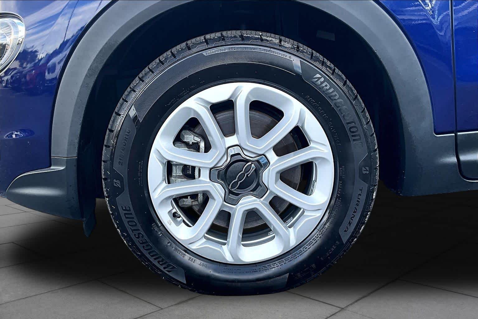 Used 2017 Blu Venezia (Blue Metallic) FIAT Pop image 10