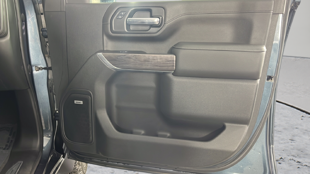 Used 2020 Shadow Gray Metallic Chevrolet LTZ image 19