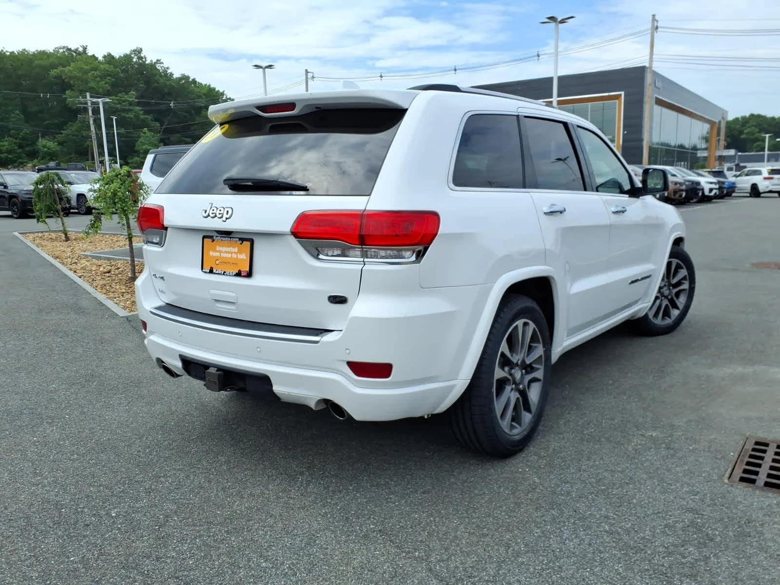 Certified Used 2017 Bright White Clearcoat Jeep Overland image 7