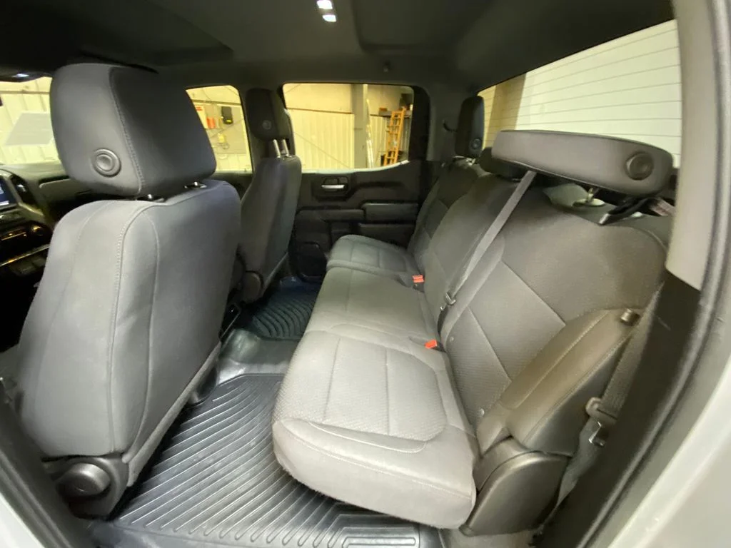 Used 2022 Silver Chevrolet Custom image 25
