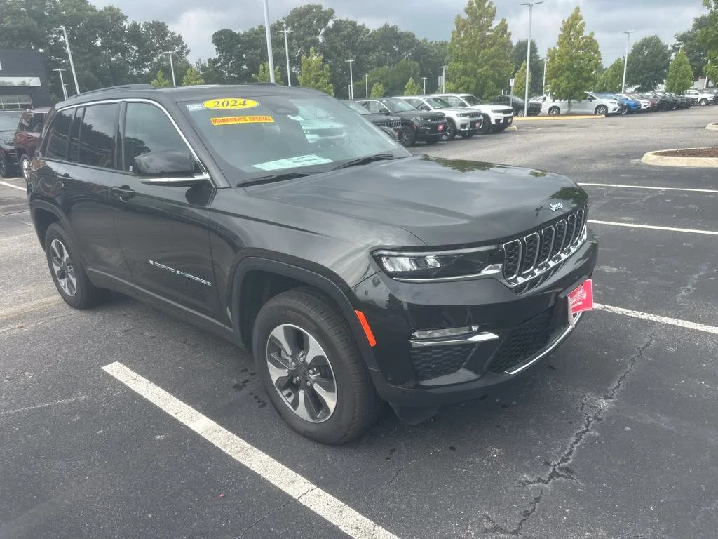 New 2024 Rocky Mountain Pearl-Coat Exterior Paint Jeep 4xe image 14