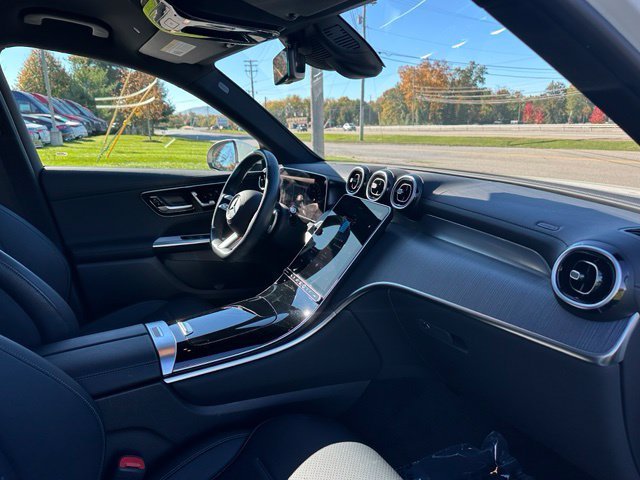 Certified Used 2025 White Mercedes-Benz GLC 350e image 28