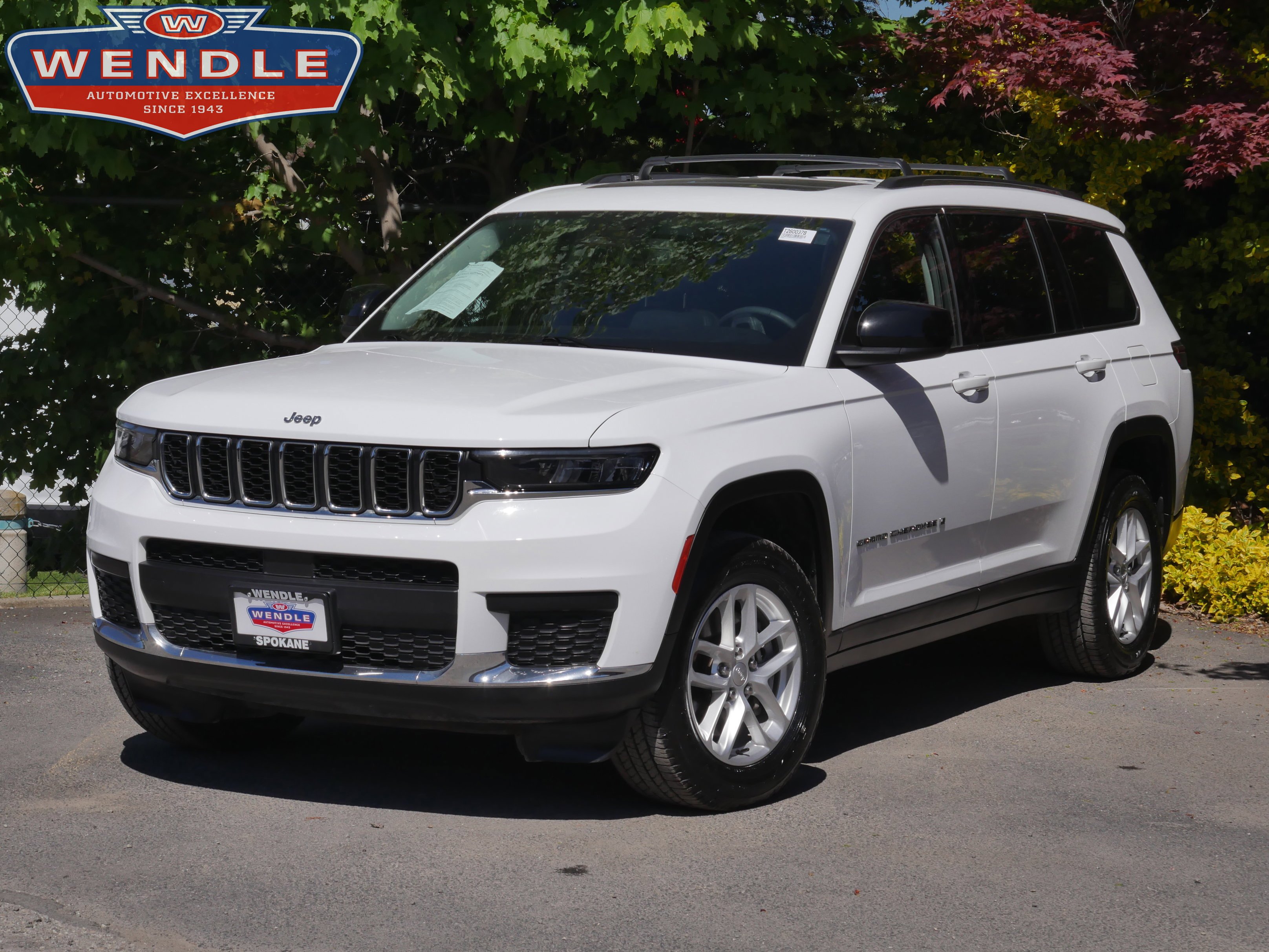 2023 Jeep Grand Cherokee L Laredo 4x4's photo