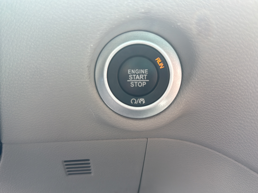 Used 2023 White Chrysler Touring L image 11