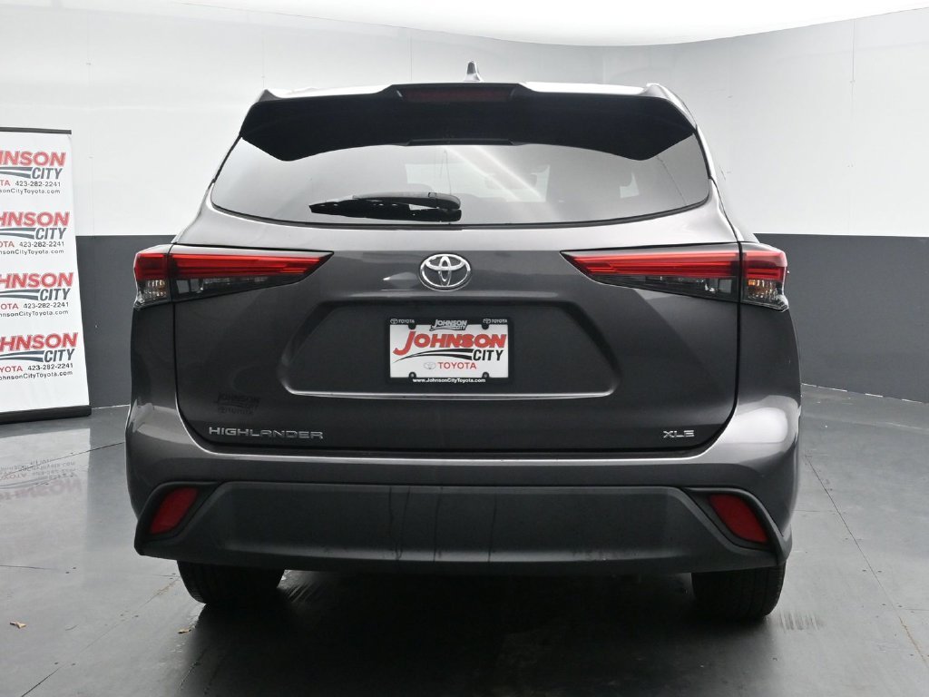 Used 2022 Gray Toyota XLE image 8