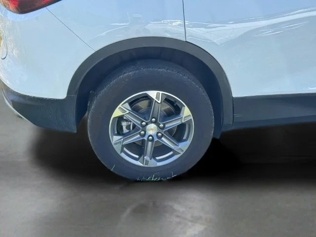 Used 2025 White Chevrolet LT image 14